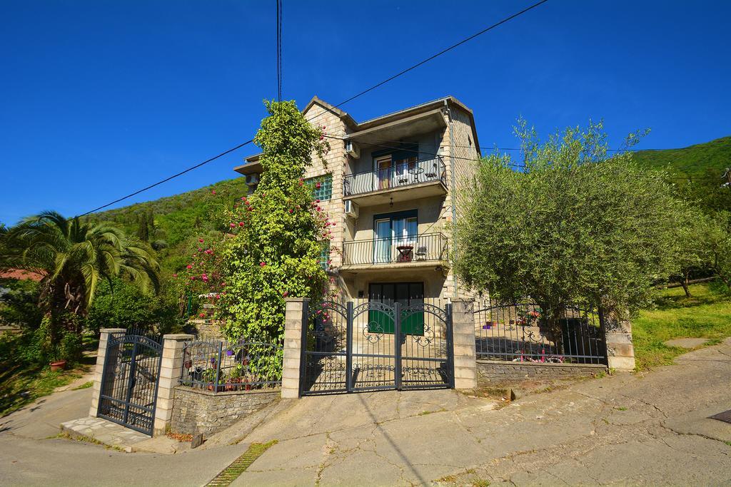 Apartments Dinko Zifra Tivat Buitenkant foto